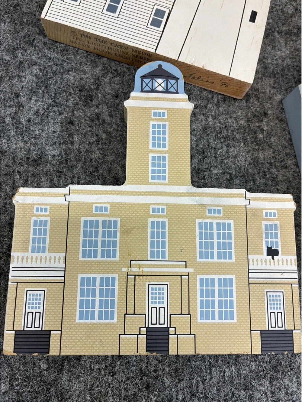 Cats' Meow Collectible Wooden Lighthouse Set 1990 Salem Hook Lighthouse Series